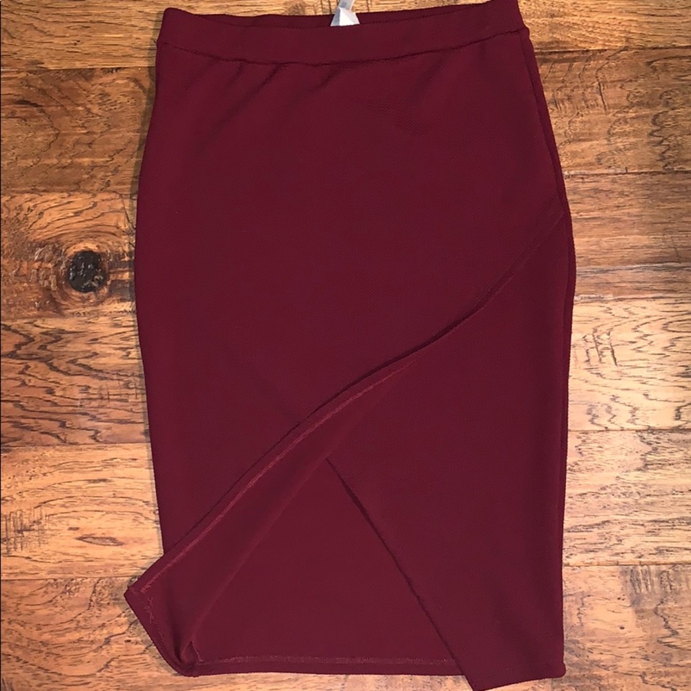 Pencil skirt with front split